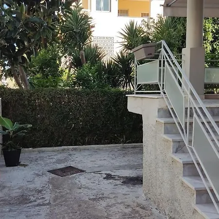 Lavender House In Kiparissia