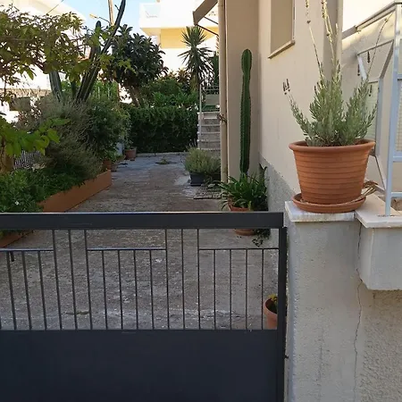 Lavender House In Kiparissia *